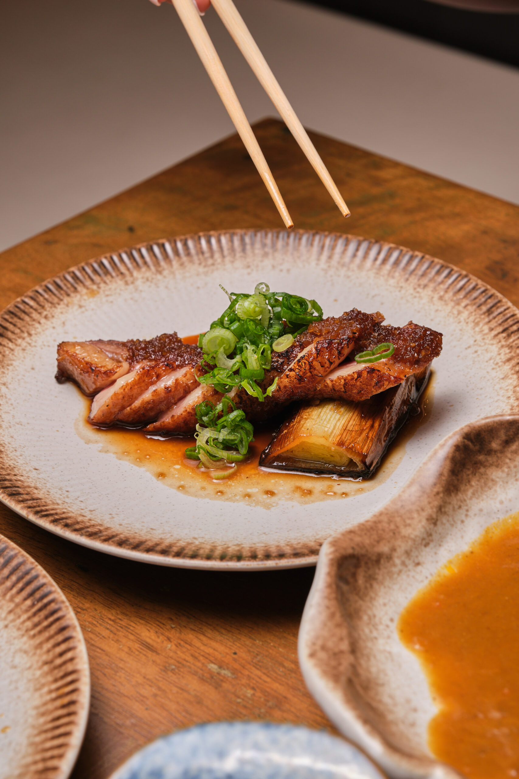 Magret de canard sauté au gingembre et aux oignons 2